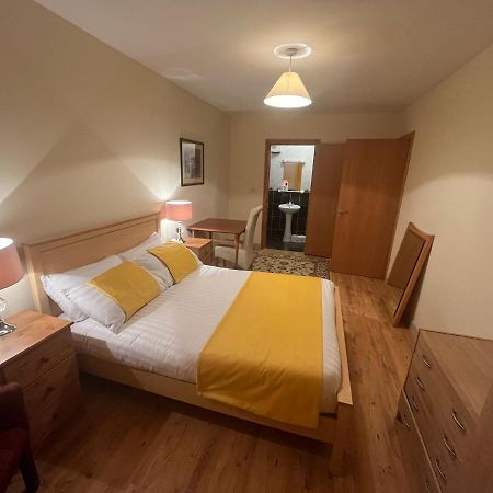 Elegant Rooms And Suites In Knock Knock  Eksteriør bilde