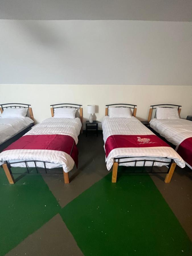 Elegant Rooms And Suites In Knock Knock  Eksteriør bilde